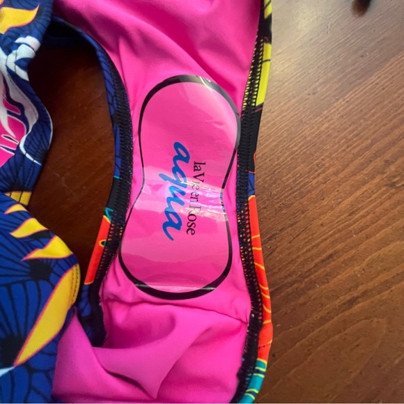 NWOT La Vie en Rose One Piece bathing suit Medium - Picture 4 of 7